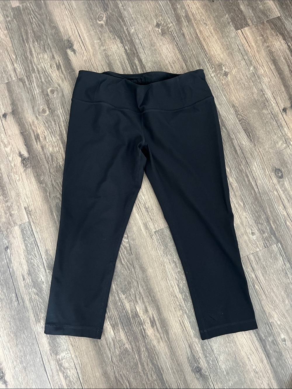 MPG Black Cropped Active Capri Pants